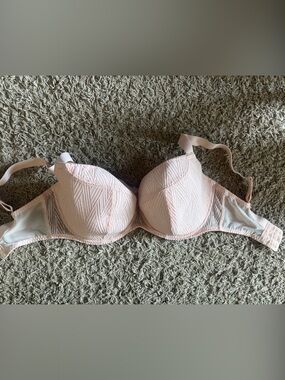 Flirtelle Lace-Textured Moulded T-Shirt Bra